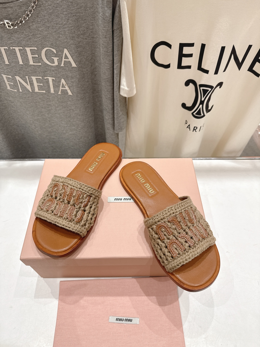 高版本出厂 MiuMiu/缪缪2026ss春夏新款平底沙滩凉鞋拖鞋Zp开发 原版拆卸，细节对版秒杀市面普