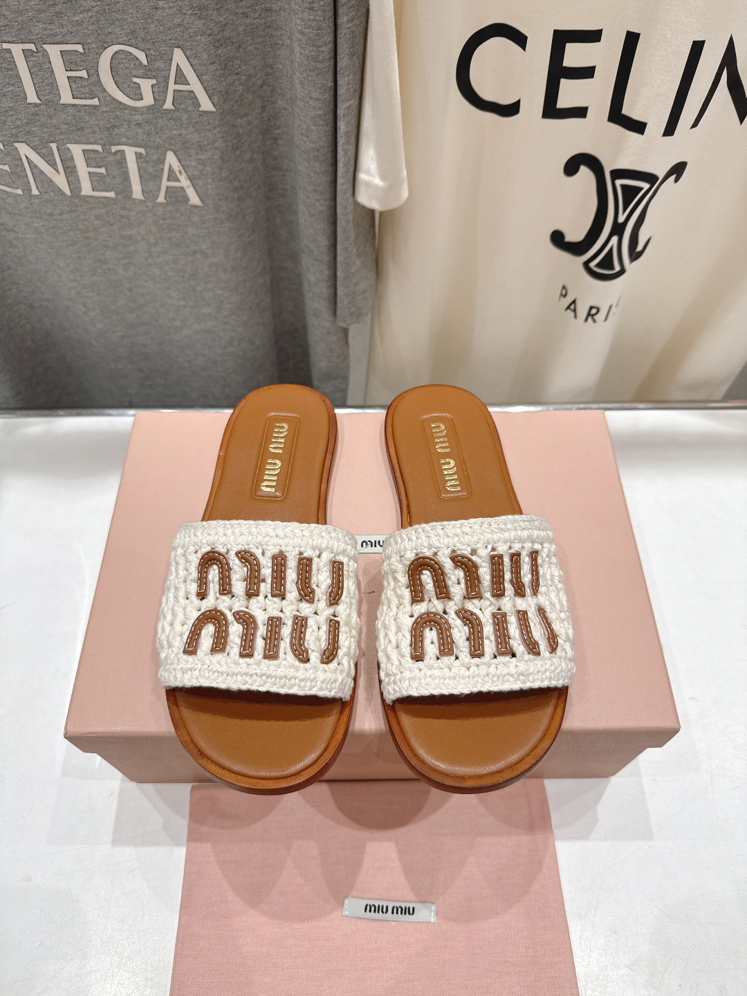 高版本出厂 MiuMiu/缪缪2026ss春夏新款平底沙滩凉鞋拖鞋Zp开发 原版拆卸，细节对版秒杀市面普