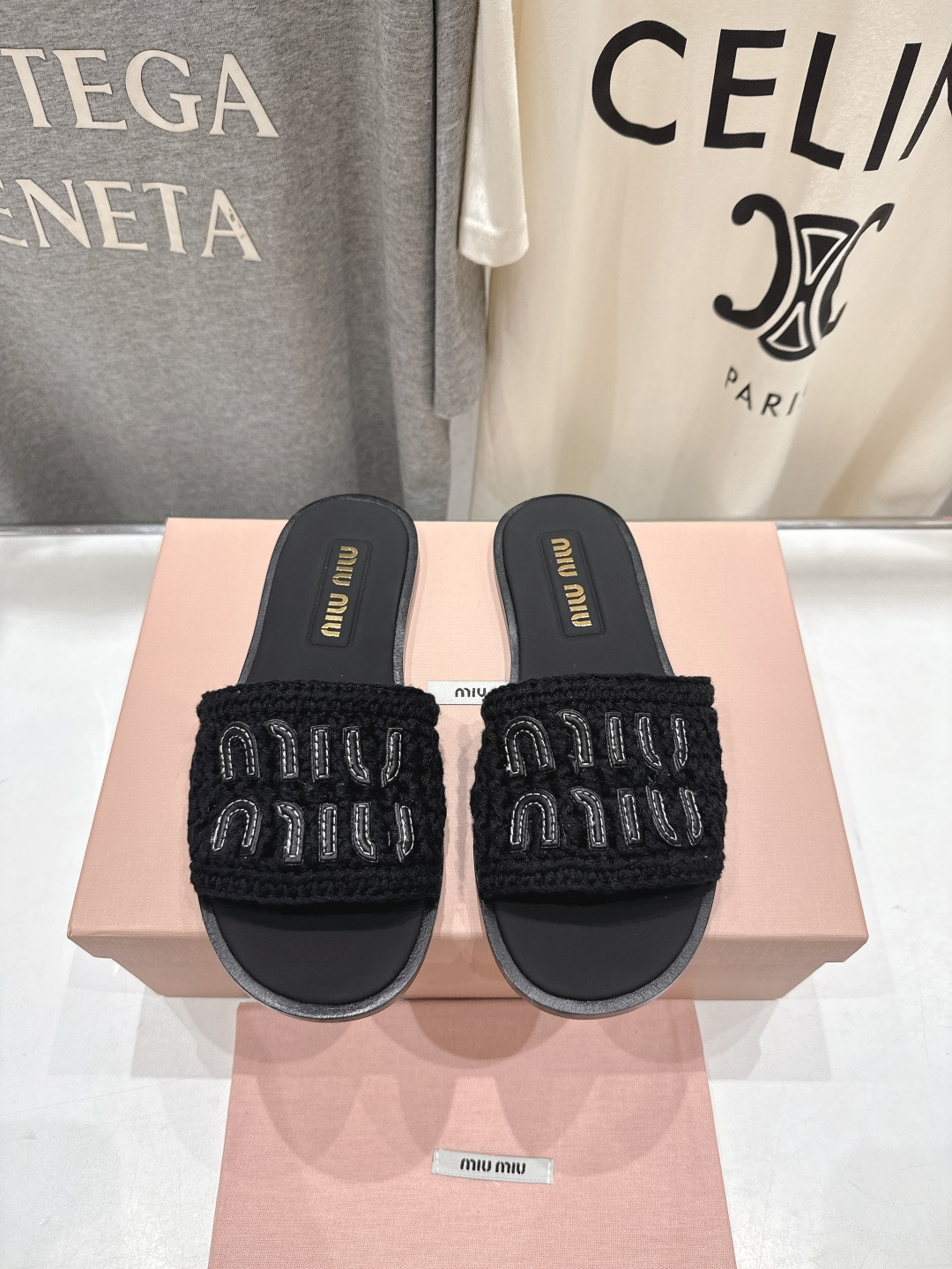 高版本出厂 MiuMiu/缪缪2026ss春夏新款平底沙滩凉鞋拖鞋Zp开发 原版拆卸，细节对版秒杀市面普