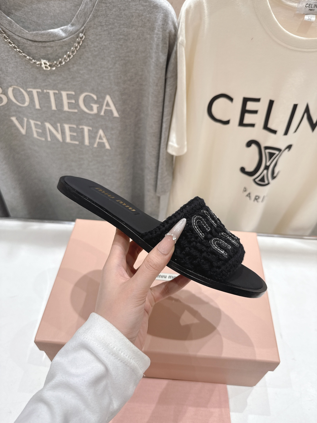 高版本出厂 MiuMiu/缪缪2026ss春夏新款平底沙滩凉鞋拖鞋Zp开发 原版拆卸，细节对版秒杀市面普