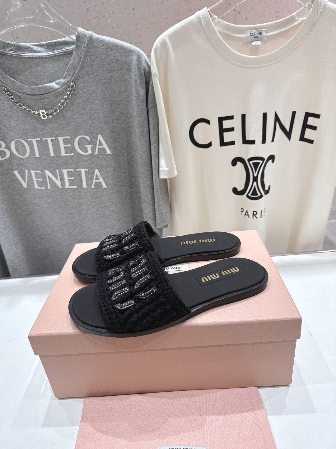 高版本出厂 MiuMiu/缪缪2026ss春夏新款平底沙滩凉鞋拖鞋Zp开发 原版拆卸，细节对版秒杀市面普