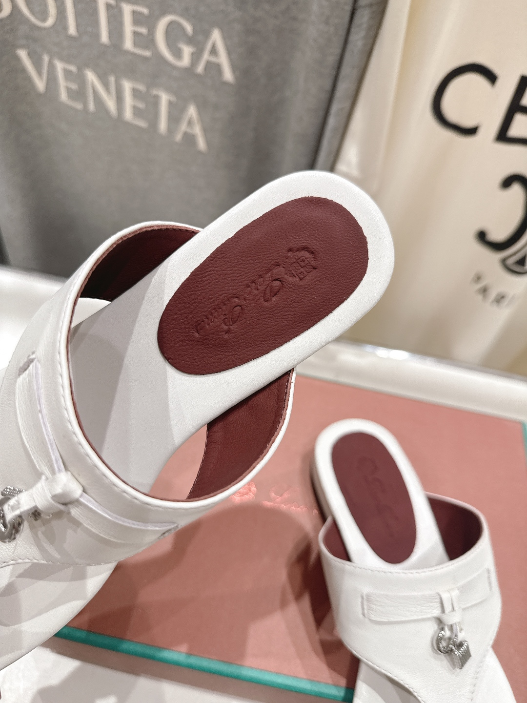 高版本出厂 Loro Piana* LP||诺悠翩雅2026ss夏季新款平底夹脚拖鞋【市场顶级品质】𝐋𝐩