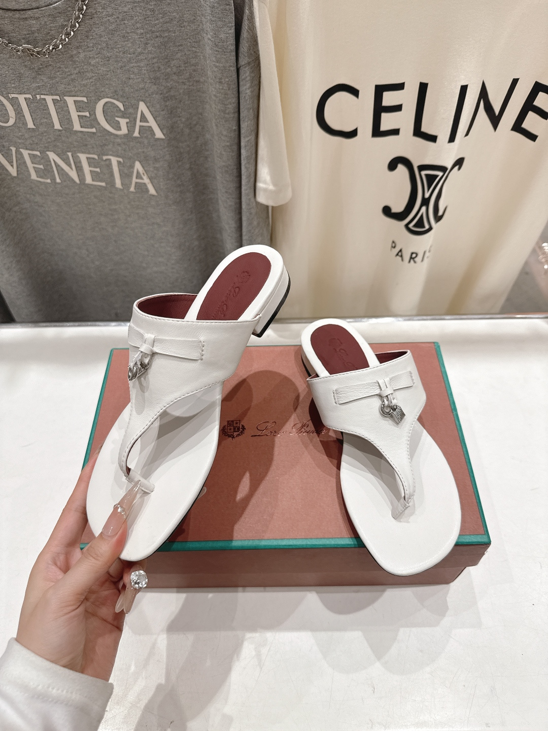 高版本出厂 Loro Piana* LP||诺悠翩雅2026ss夏季新款平底夹脚拖鞋【市场顶级品质】𝐋𝐩