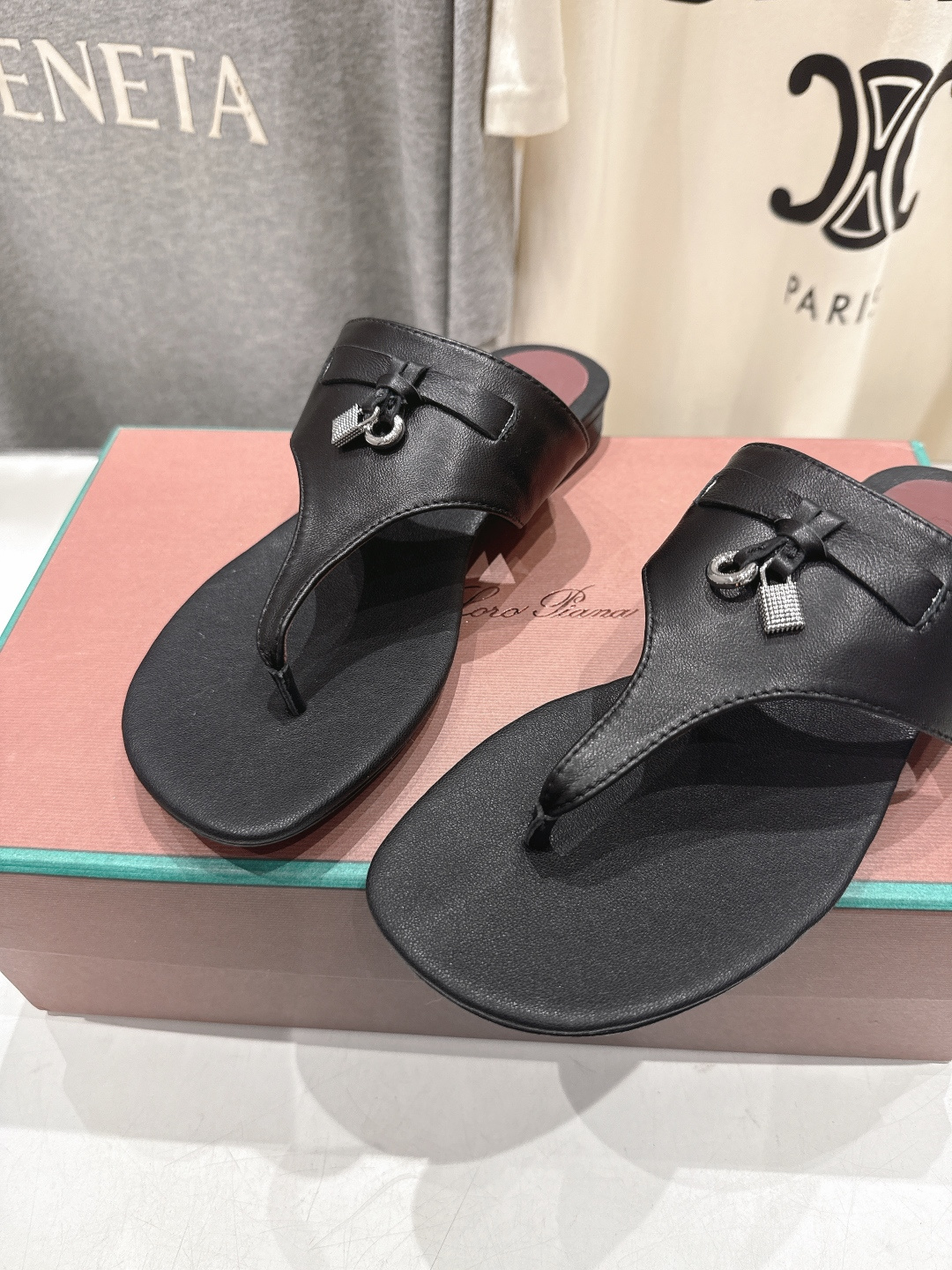 高版本出厂 Loro Piana* LP||诺悠翩雅2026ss夏季新款平底夹脚拖鞋【市场顶级品质】𝐋𝐩