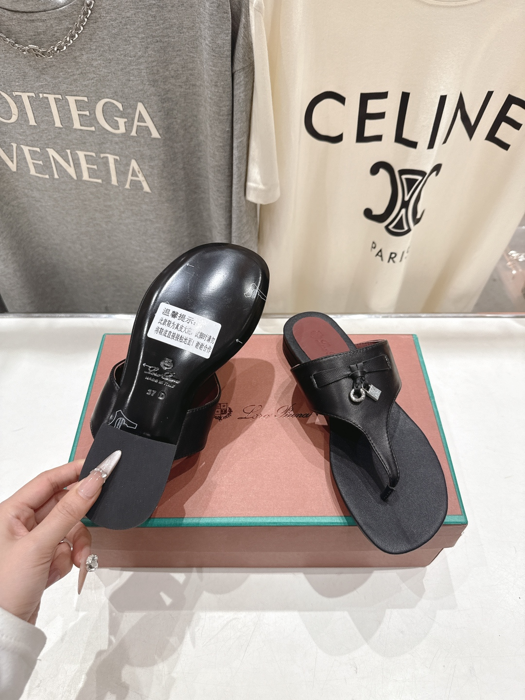 高版本出厂 Loro Piana* LP||诺悠翩雅2026ss夏季新款平底夹脚拖鞋【市场顶级品质】𝐋𝐩