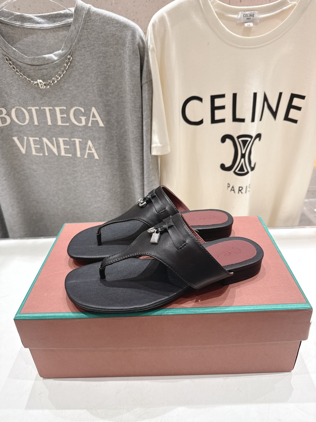 高版本出厂 Loro Piana* LP||诺悠翩雅2026ss夏季新款平底夹脚拖鞋【市场顶级品质】𝐋𝐩