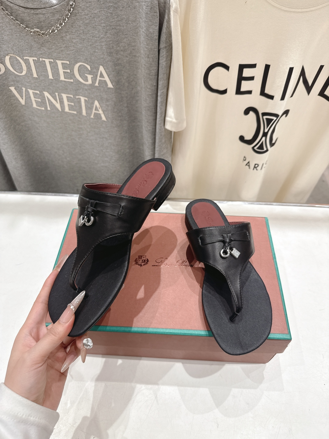 高版本出厂 Loro Piana* LP||诺悠翩雅2026ss夏季新款平底夹脚拖鞋【市场顶级品质】𝐋𝐩