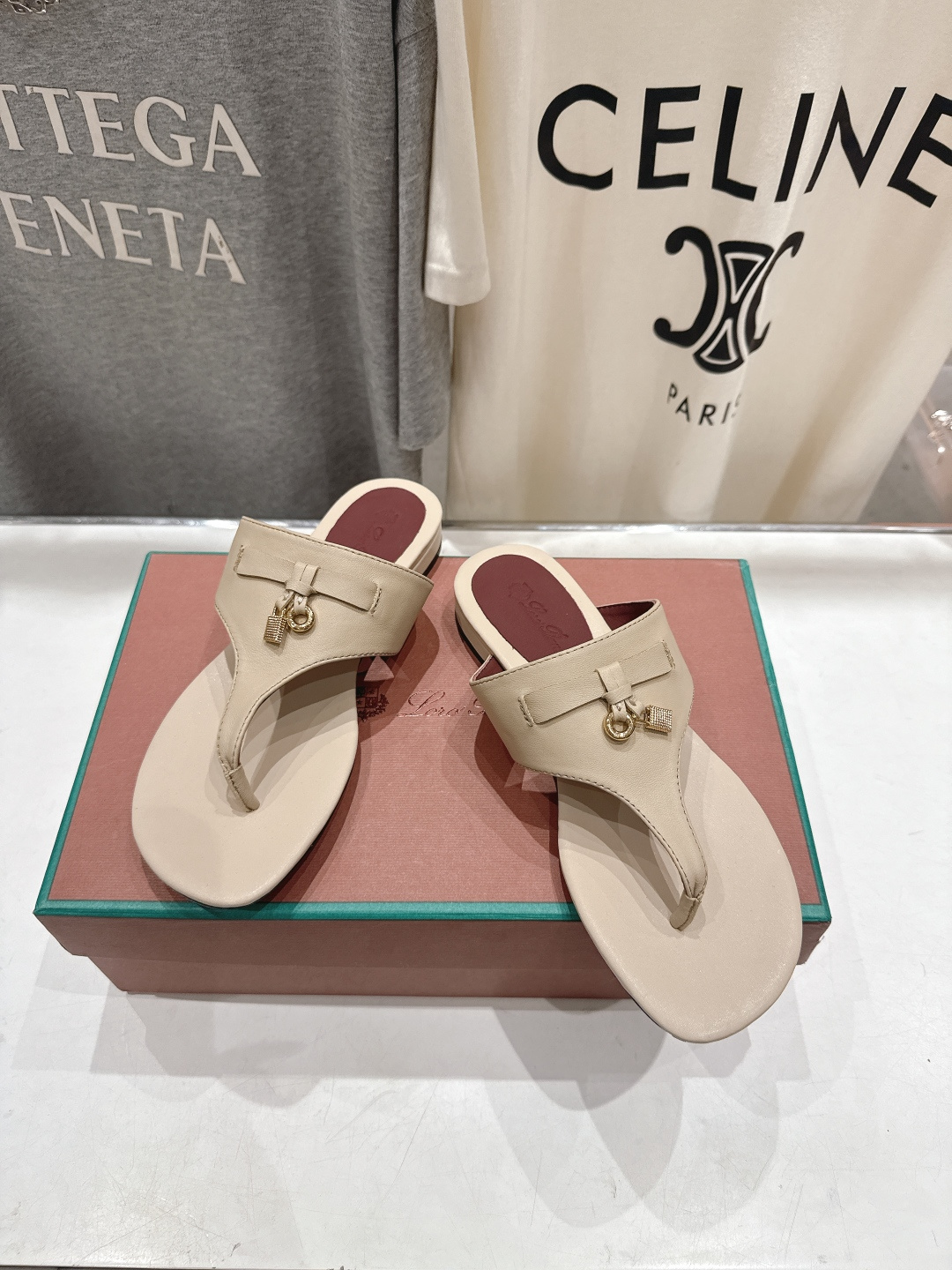 高版本出厂 Loro Piana* LP||诺悠翩雅2026ss夏季新款平底夹脚拖鞋【市场顶级品质】𝐋𝐩