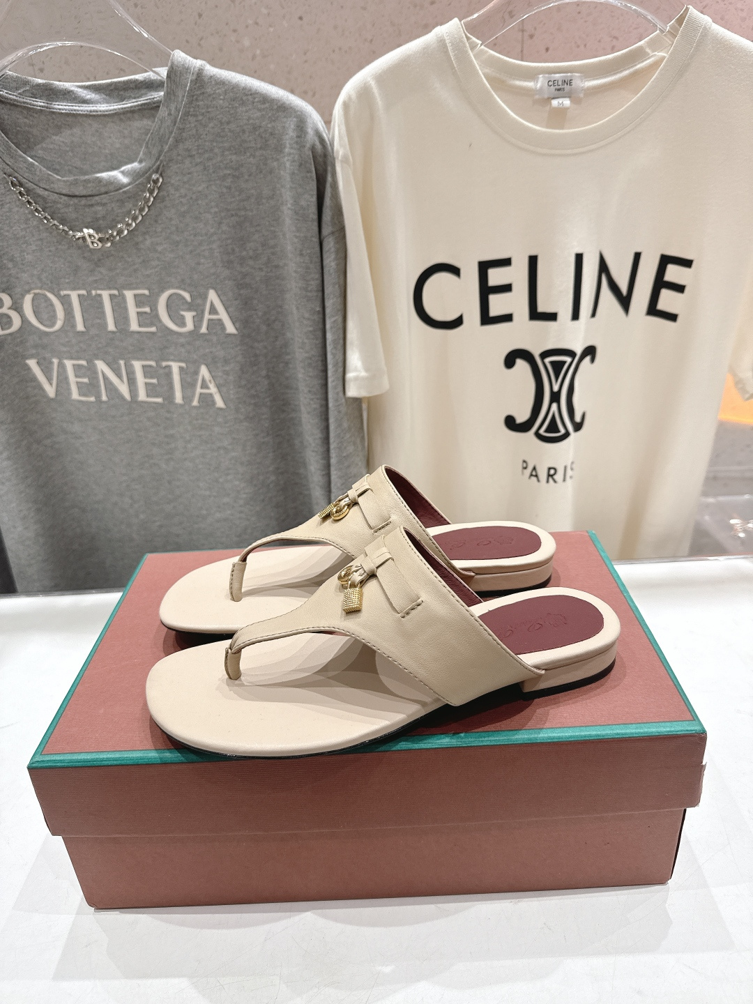 高版本出厂 Loro Piana* LP||诺悠翩雅2026ss夏季新款平底夹脚拖鞋【市场顶级品质】𝐋𝐩