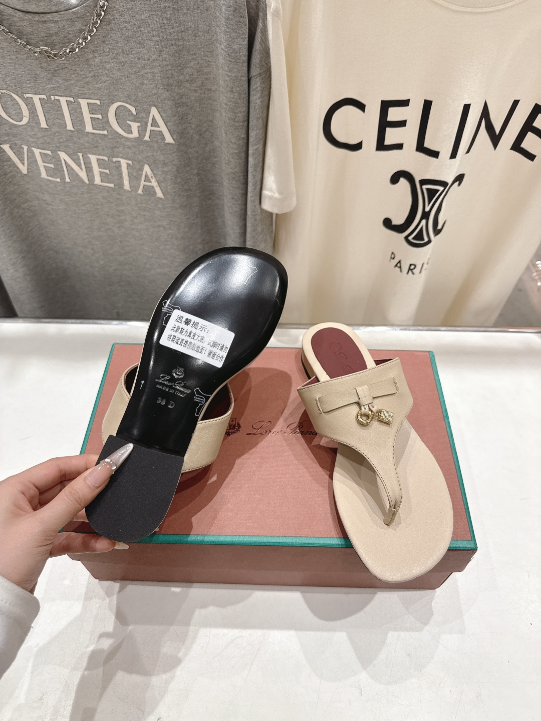 高版本出厂 Loro Piana* LP||诺悠翩雅2026ss夏季新款平底夹脚拖鞋【市场顶级品质】𝐋𝐩