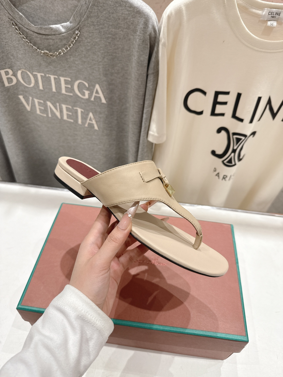 高版本出厂 Loro Piana* LP||诺悠翩雅2026ss夏季新款平底夹脚拖鞋【市场顶级品质】𝐋𝐩