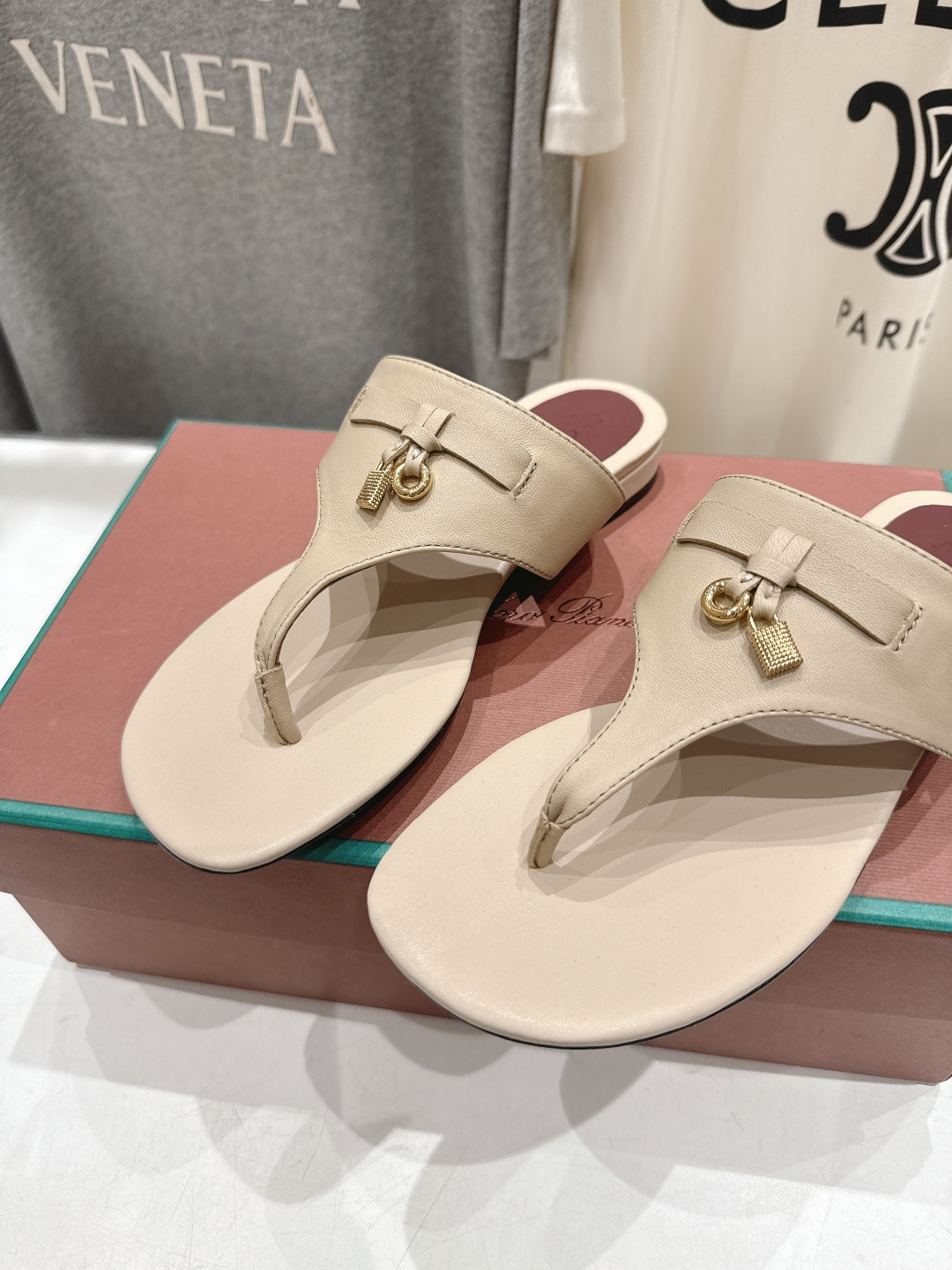 高版本出厂 Loro Piana* LP||诺悠翩雅2026ss夏季新款平底夹脚拖鞋【市场顶级品质】𝐋𝐩