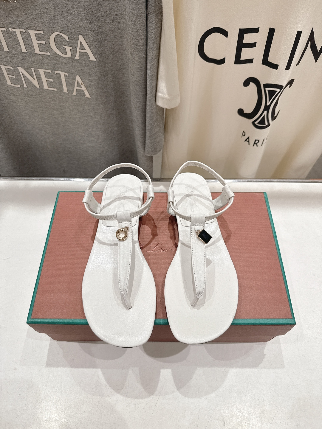 高版本出厂 Loro Piana* LP||诺悠翩雅2026ss夏季新款仙女风平底夹脚凉鞋【市场顶级品质