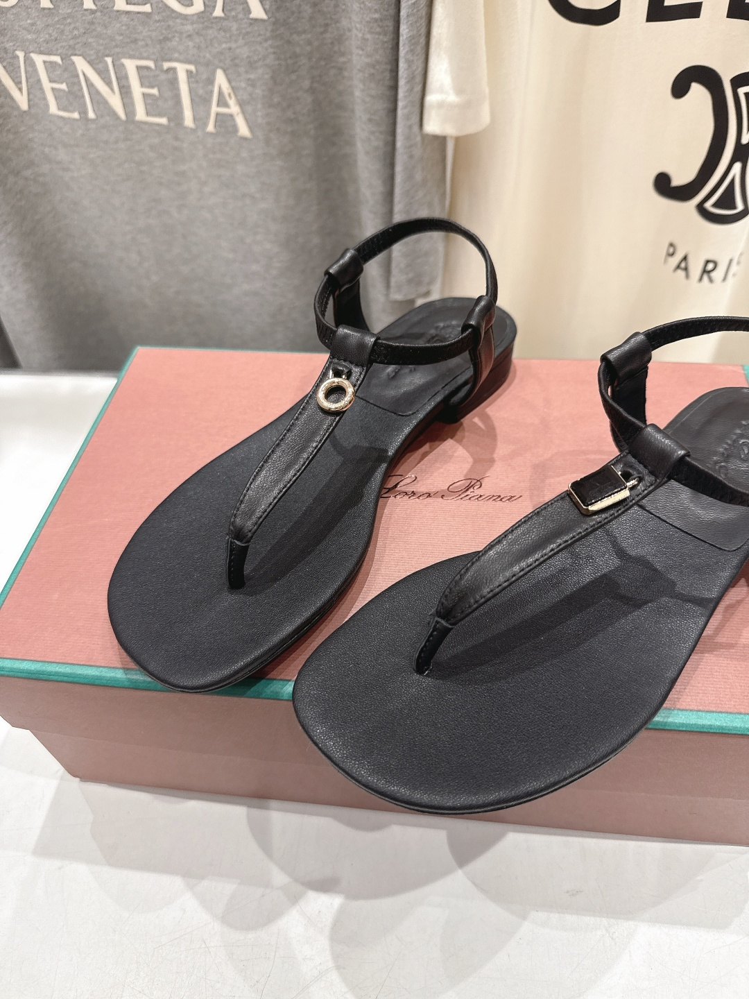 高版本出厂 Loro Piana* LP||诺悠翩雅2026ss夏季新款仙女风平底夹脚凉鞋【市场顶级品质