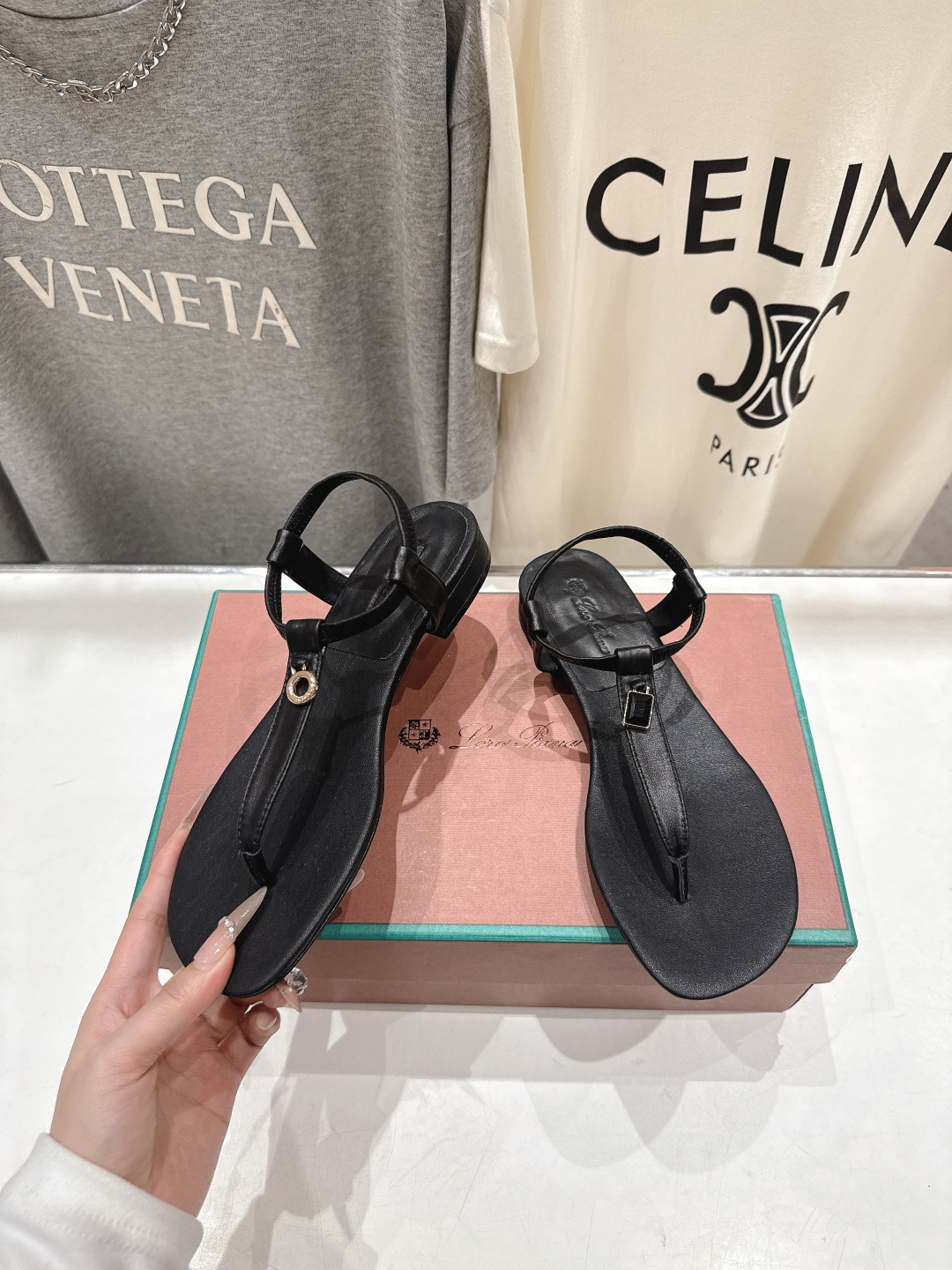 高版本出厂 Loro Piana* LP||诺悠翩雅2026ss夏季新款仙女风平底夹脚凉鞋【市场顶级品质