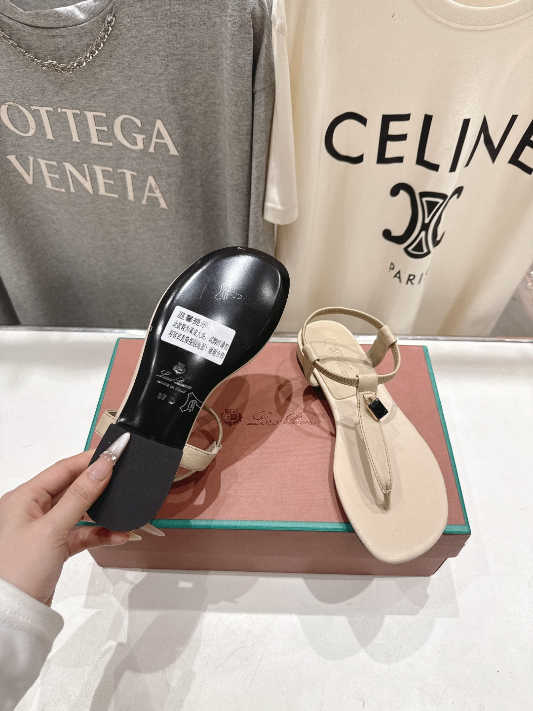 高版本出厂 Loro Piana* LP||诺悠翩雅2026ss夏季新款仙女风平底夹脚凉鞋【市场顶级品质