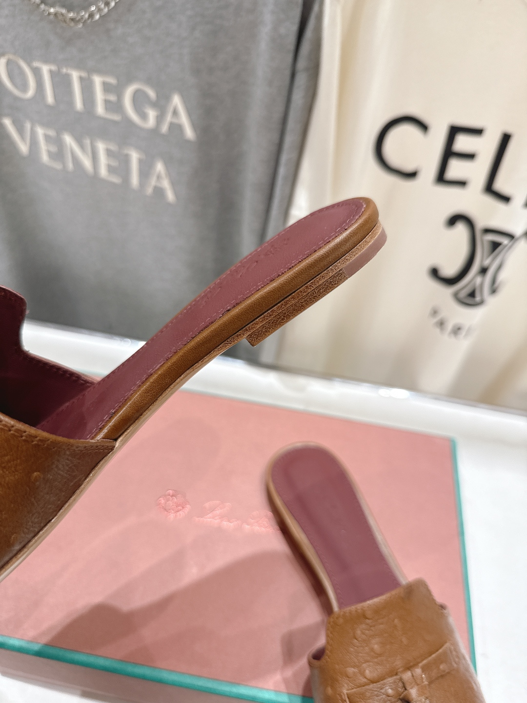 高版本出厂Loro Piana* LP ||诺悠翩雅2026ss夏季新款平底拖鞋‼️【市场顶级品质】𝐋𝐩