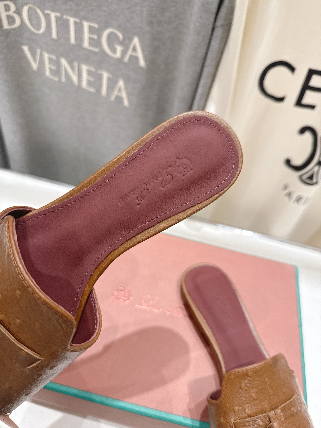 高版本出厂Loro Piana* LP ||诺悠翩雅2026ss夏季新款平底拖鞋‼️【市场顶级品质】𝐋𝐩