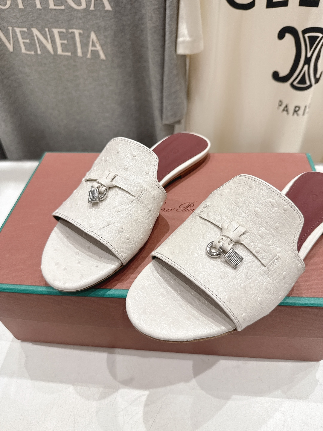 高版本出厂Loro Piana* LP ||诺悠翩雅2026ss夏季新款平底拖鞋‼️【市场顶级品质】𝐋𝐩