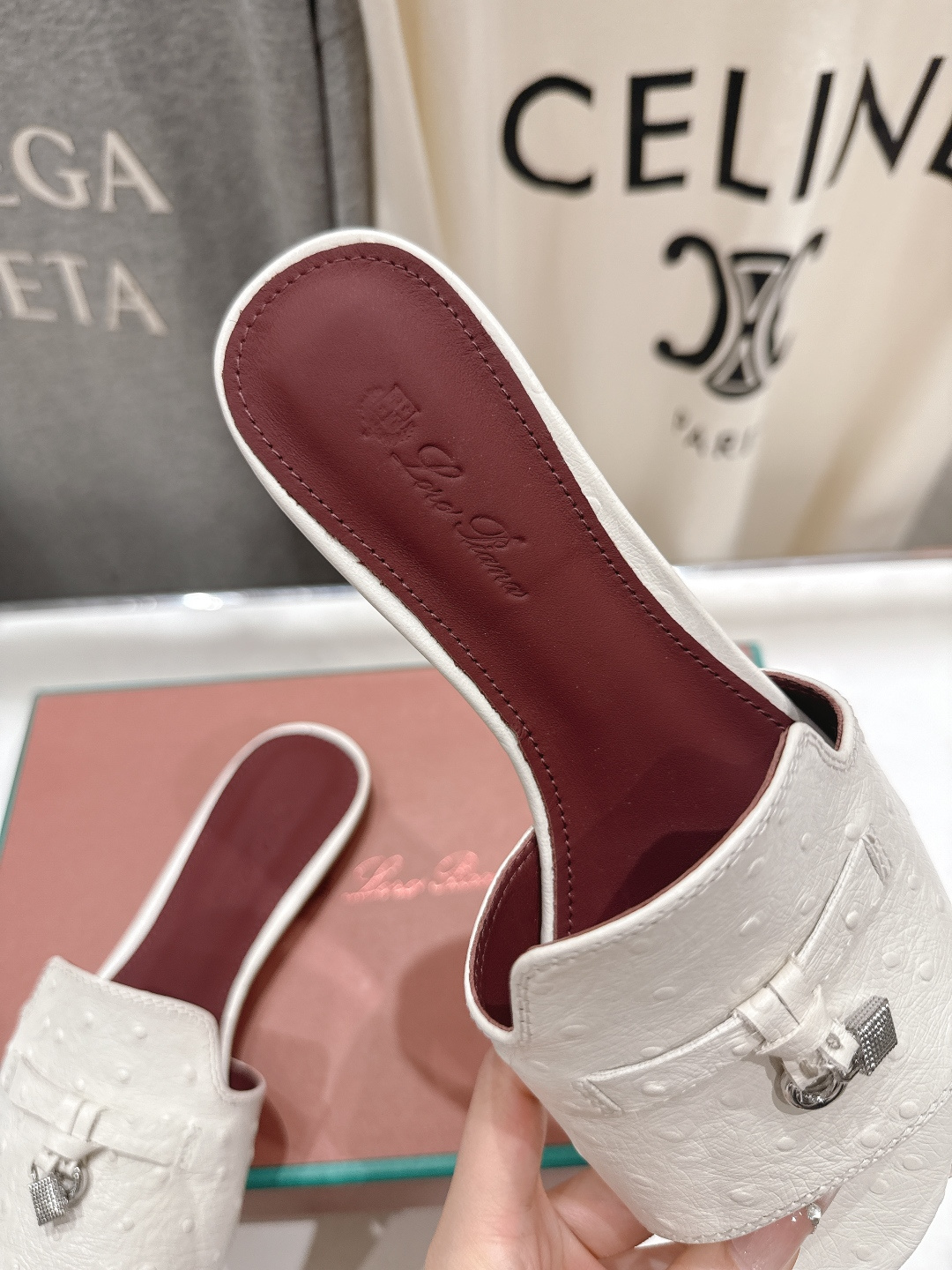 高版本出厂Loro Piana* LP ||诺悠翩雅2026ss夏季新款平底拖鞋‼️【市场顶级品质】𝐋𝐩