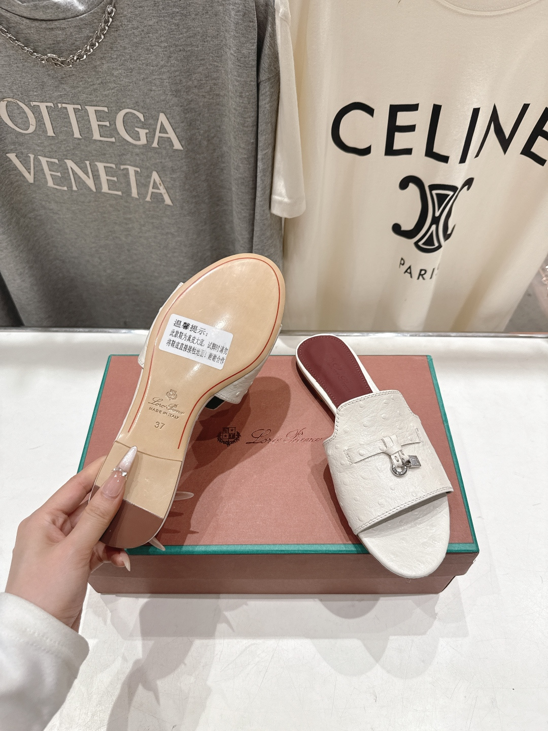 高版本出厂Loro Piana* LP ||诺悠翩雅2026ss夏季新款平底拖鞋‼️【市场顶级品质】𝐋𝐩