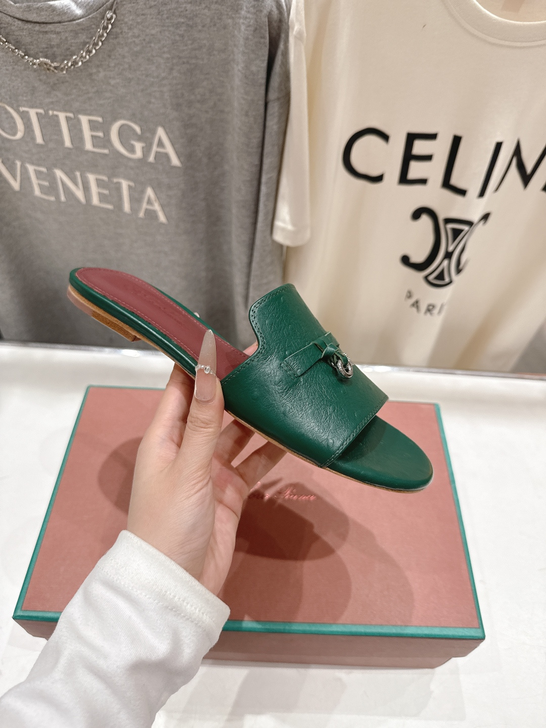 高版本出厂Loro Piana* LP ||诺悠翩雅2026ss夏季新款平底拖鞋‼️【市场顶级品质】𝐋𝐩