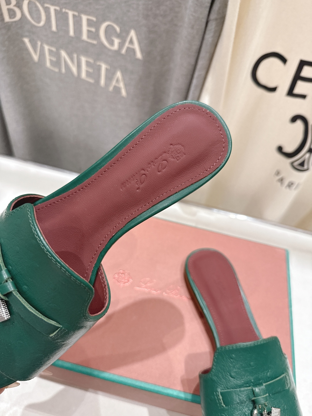 高版本出厂Loro Piana* LP ||诺悠翩雅2026ss夏季新款平底拖鞋‼️【市场顶级品质】𝐋𝐩