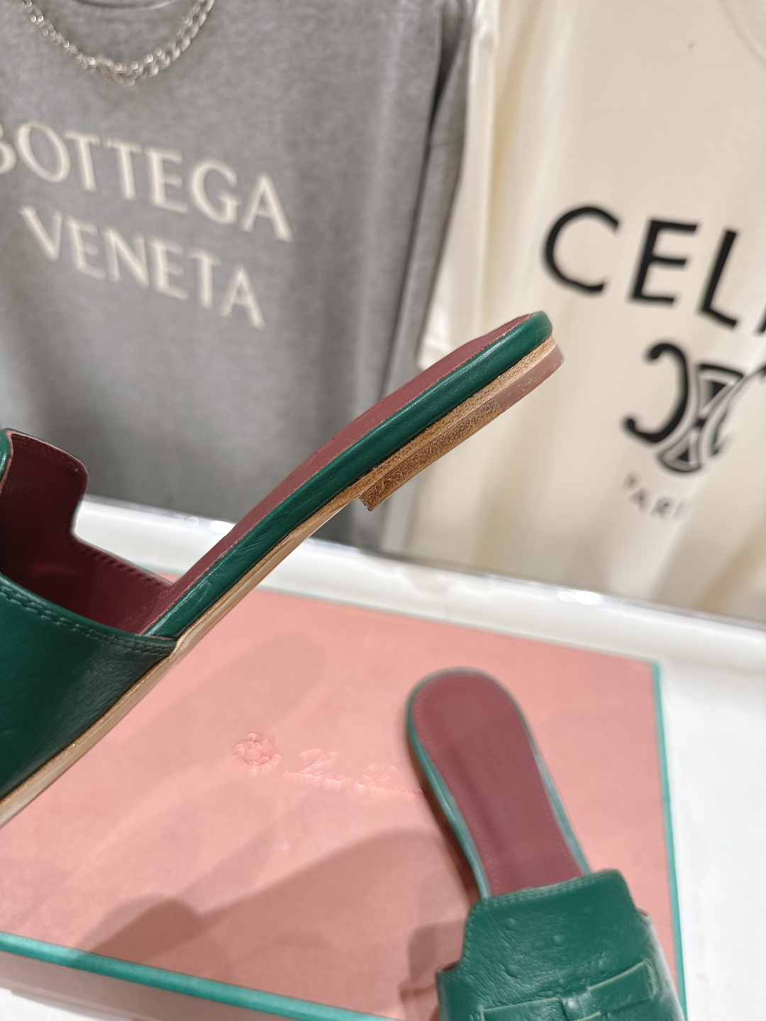 高版本出厂Loro Piana* LP ||诺悠翩雅2026ss夏季新款平底拖鞋‼️【市场顶级品质】𝐋𝐩