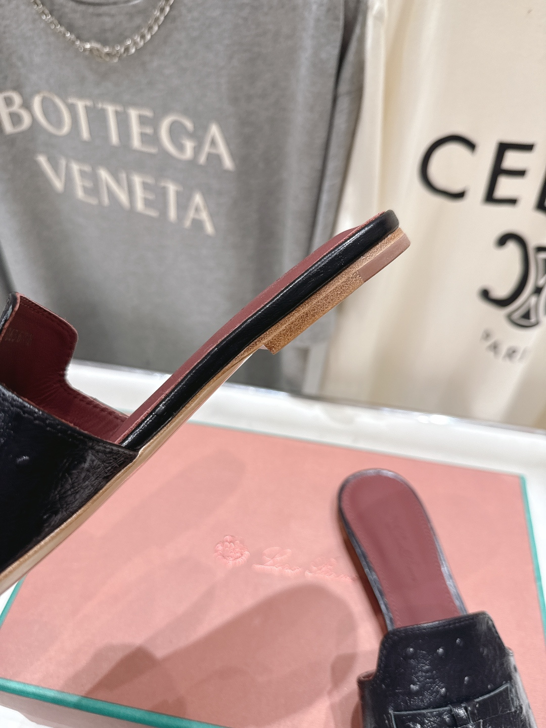 高版本出厂Loro Piana* LP ||诺悠翩雅2026ss夏季新款平底拖鞋‼️【市场顶级品质】𝐋𝐩