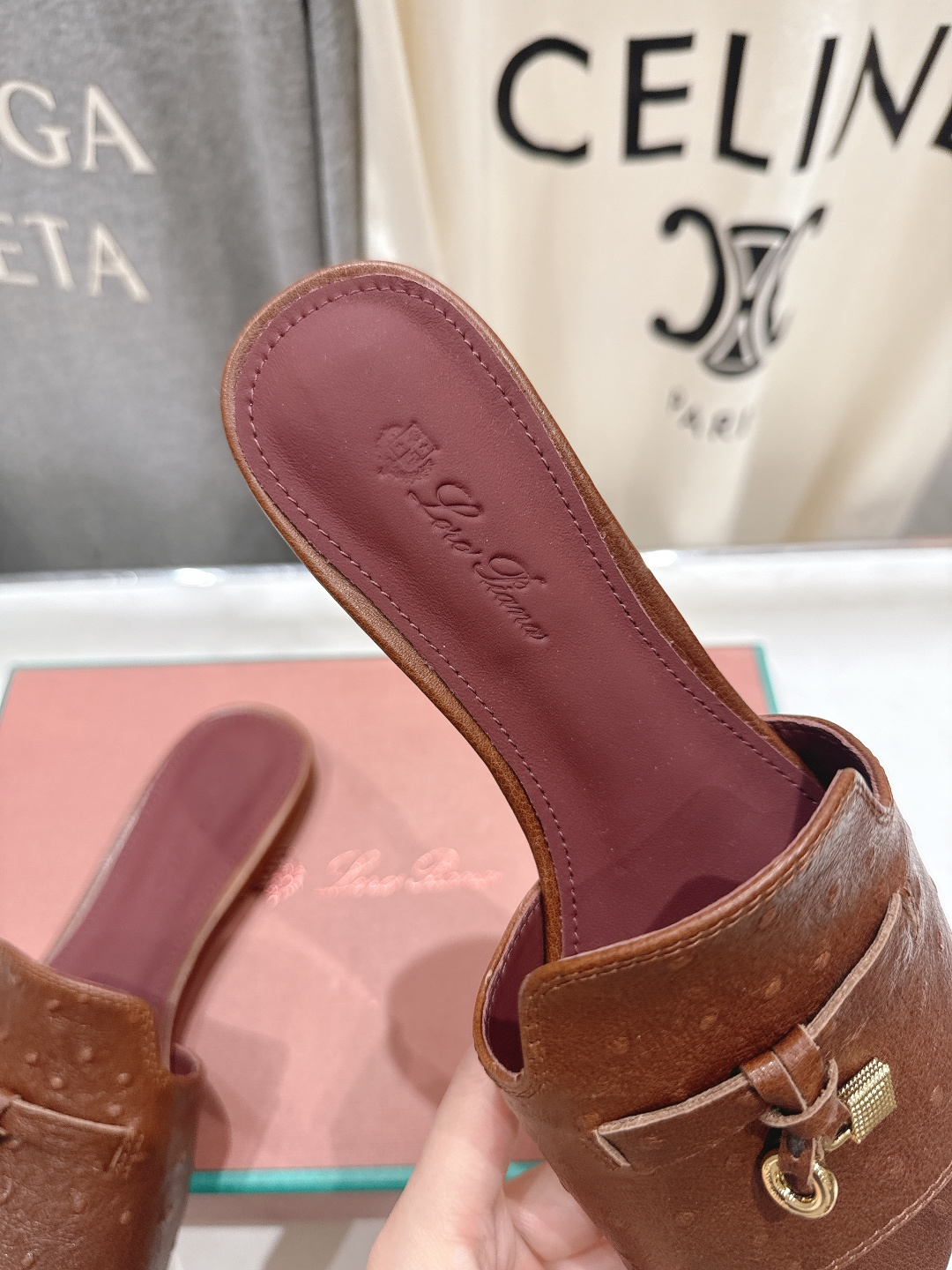 高版本出厂Loro Piana* LP ||诺悠翩雅2026ss夏季新款平底拖鞋‼️【市场顶级品质】𝐋𝐩