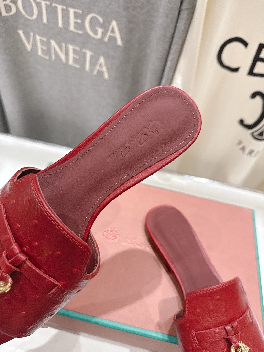 高版本出厂Loro Piana* LP ||诺悠翩雅2026ss夏季新款平底拖鞋‼️【市场顶级品质】𝐋𝐩