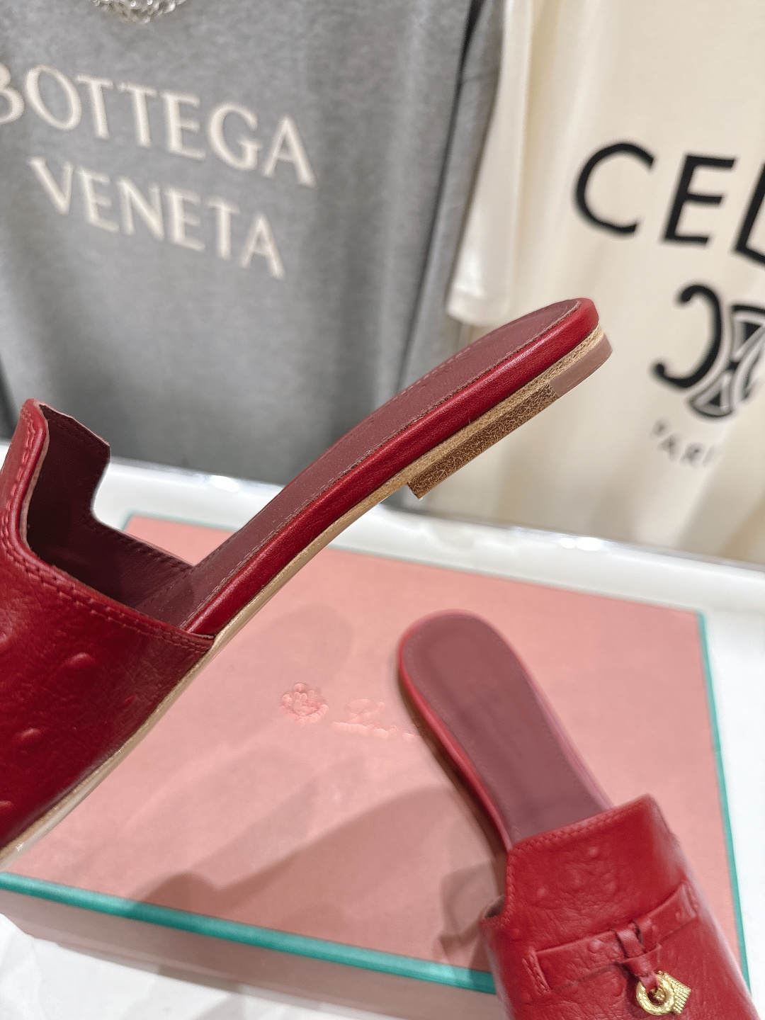 高版本出厂Loro Piana* LP ||诺悠翩雅2026ss夏季新款平底拖鞋‼️【市场顶级品质】𝐋𝐩