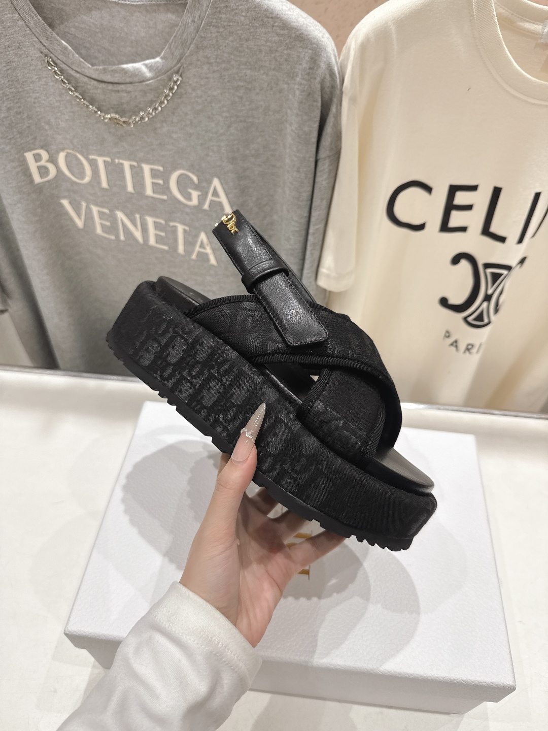 高版本出厂 【高品质】Dior*迪奥F019 D家2026ss春夏新款厚底防水台沙滩凉鞋～经典版型 搭配