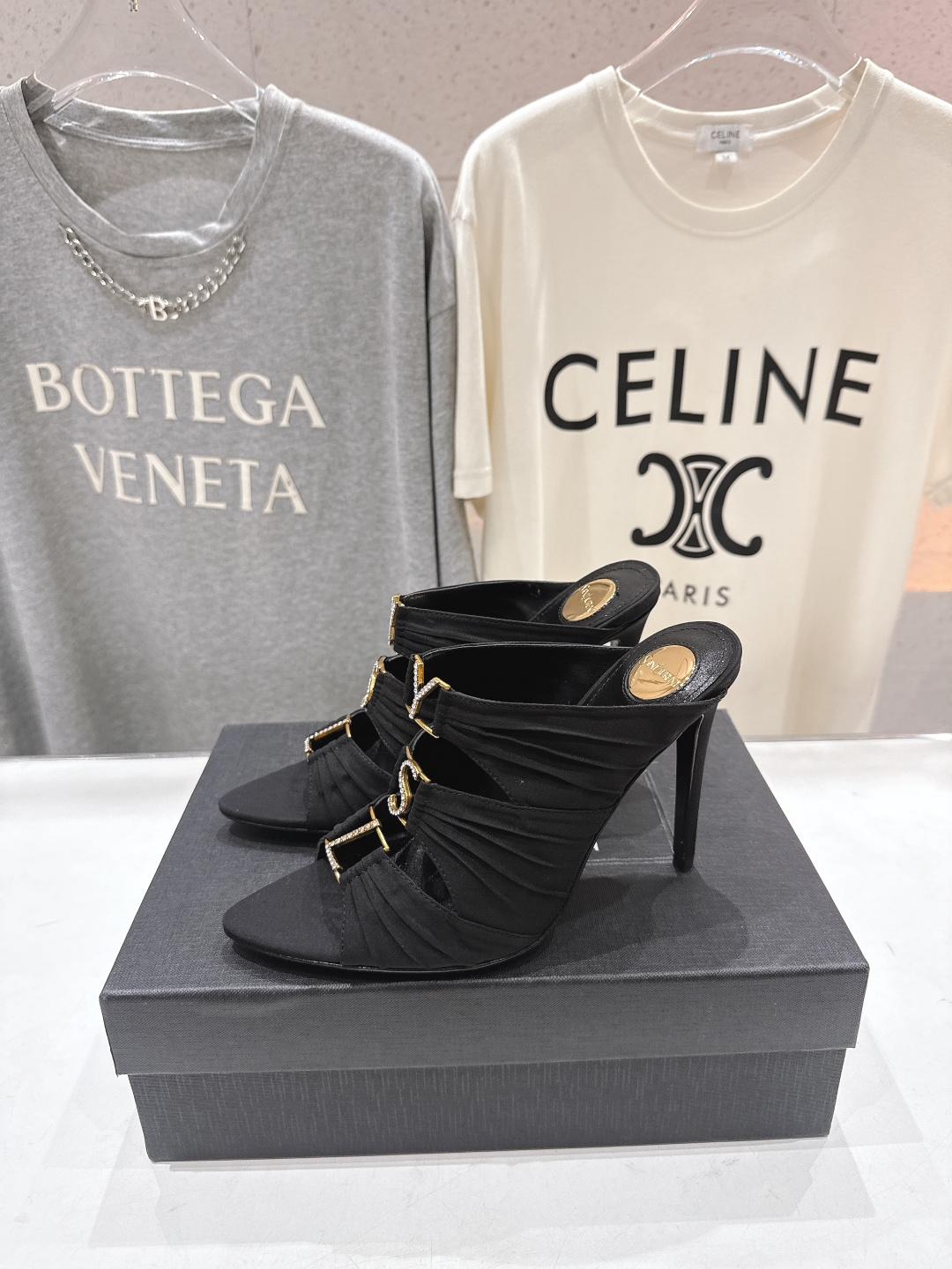 高版本出厂 SAINT LAUREN*～F017 圣罗兰ysl 26ss春夏全新走秀款高跟拖鞋·全新鞋型