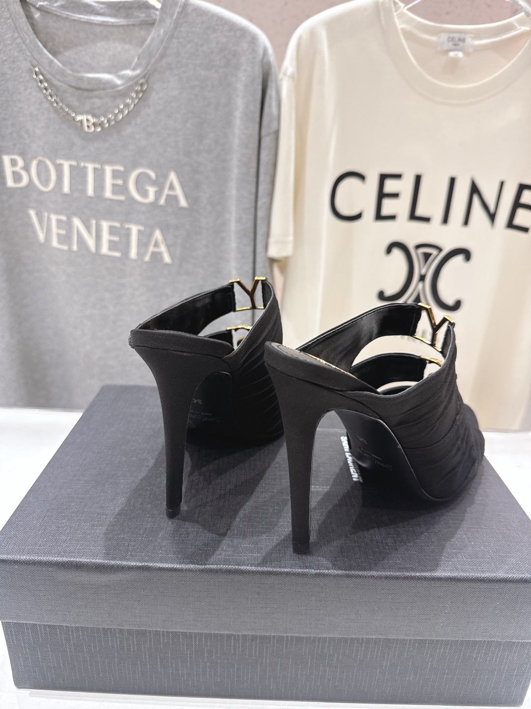 高版本出厂 SAINT LAUREN*～F017 圣罗兰ysl 26ss春夏全新走秀款高跟拖鞋·全新鞋型