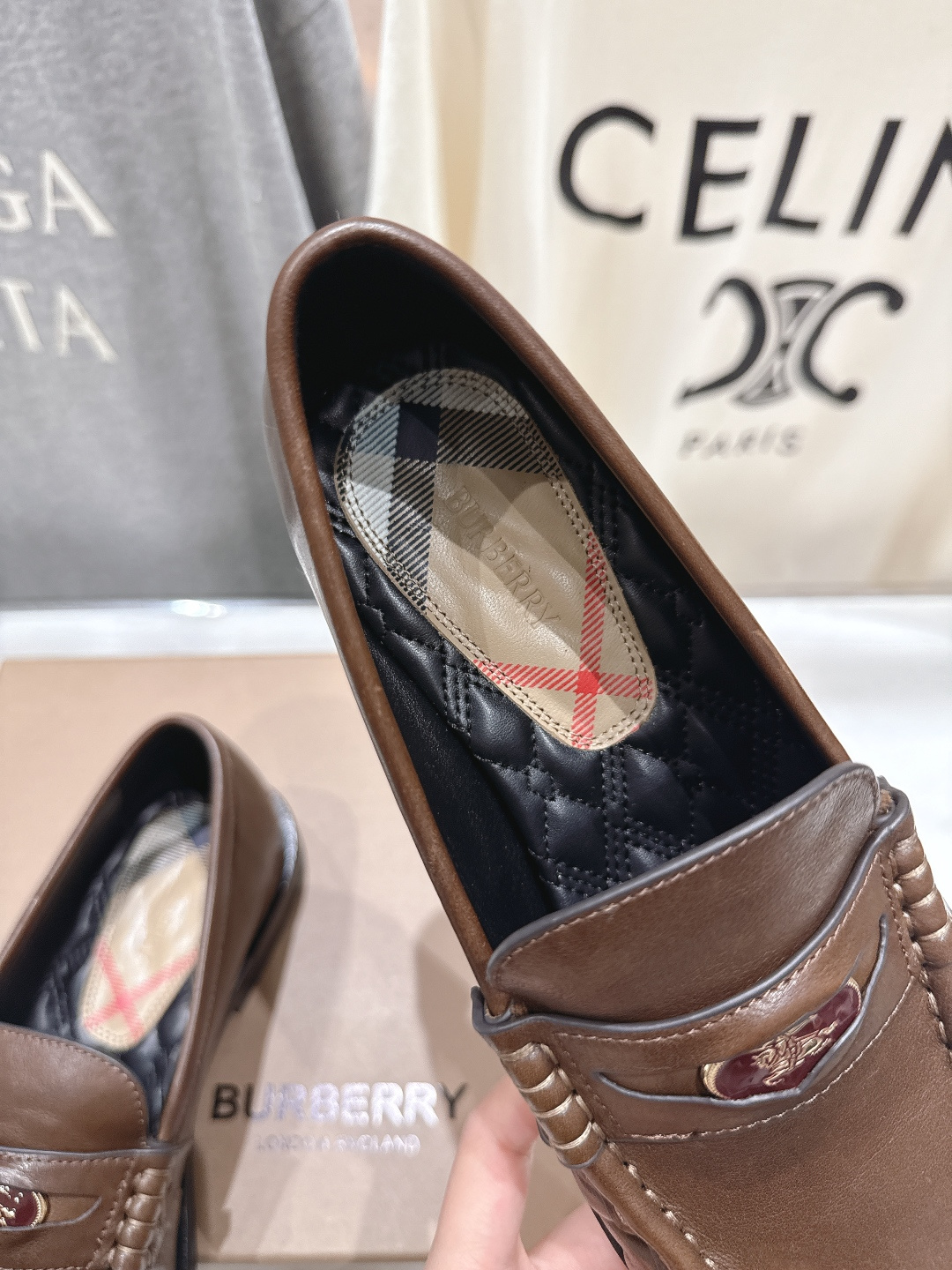 高版本出厂 BURBERRY～博柏利、巴宝莉BBR F049 出自设计师Daniel Lee 26ss/