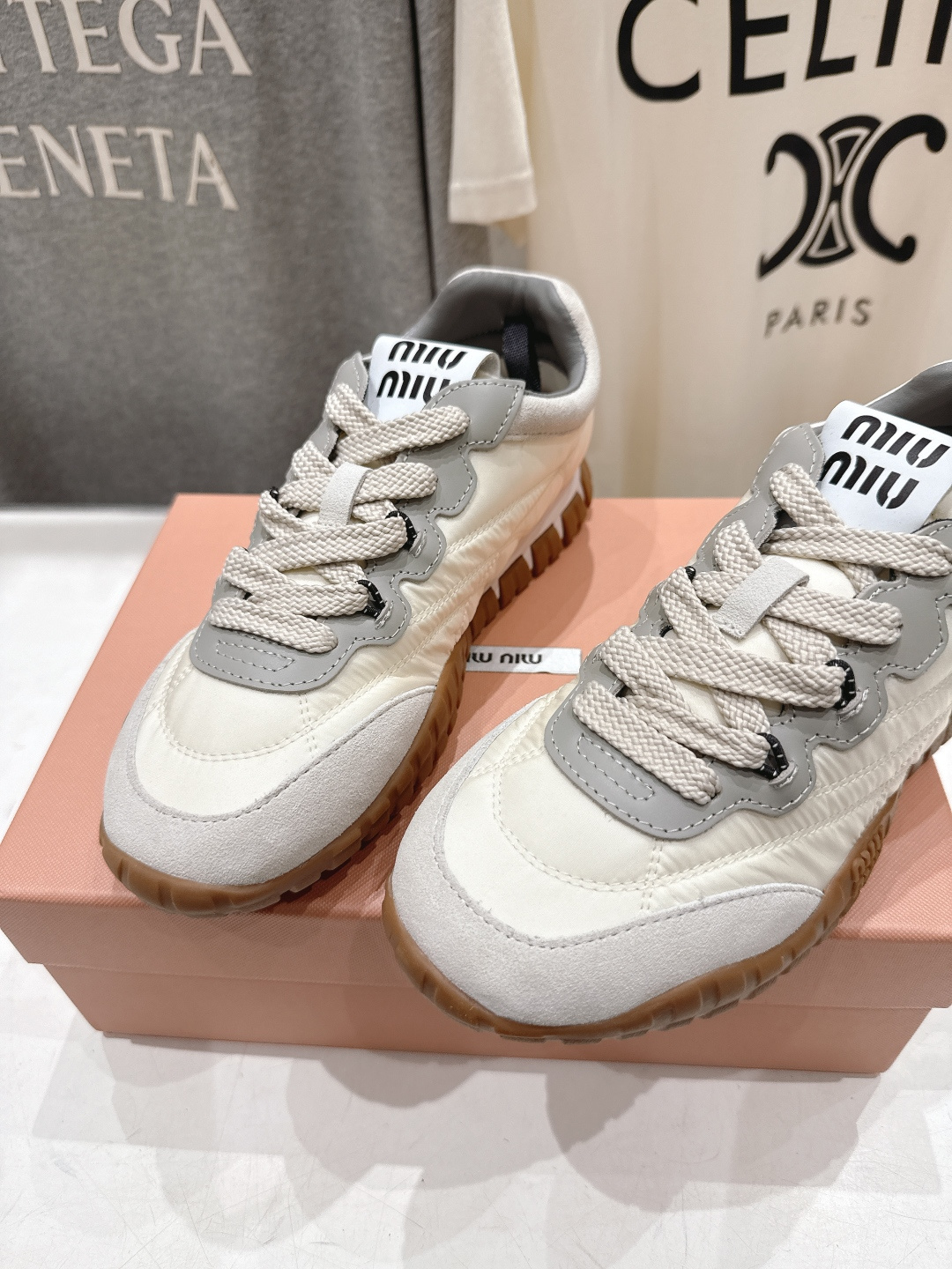 高版本出厂 MiuMiu/缪缪2026ss最新款厚底休闲运动鞋 阿甘鞋德训鞋休闲增高百搭潮鞋，新出的舒适