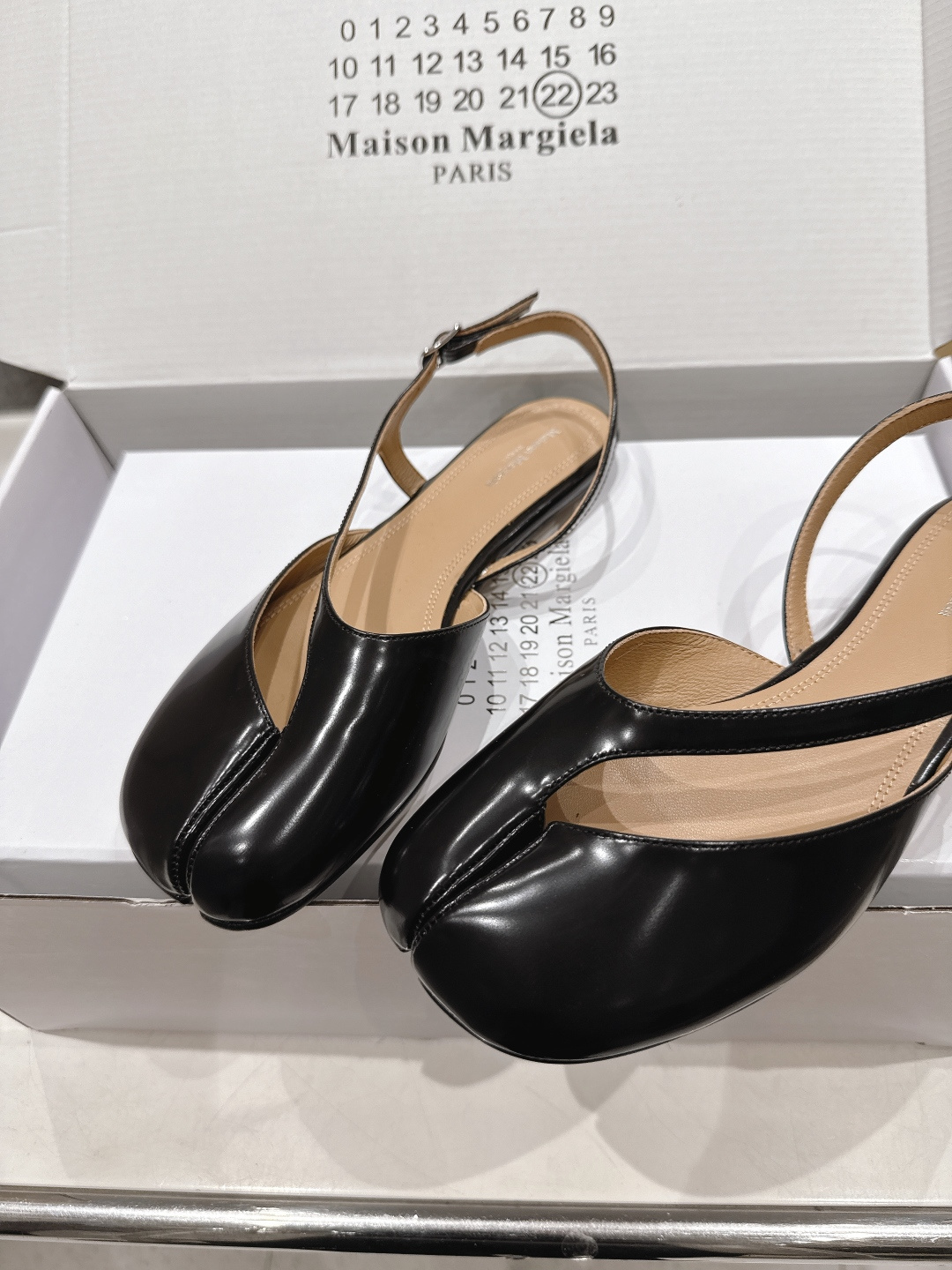 高版本出厂 【Maison Margiela】MM6马吉拉2026ss新品夏季平底分趾凉鞋～夏季百搭款舒