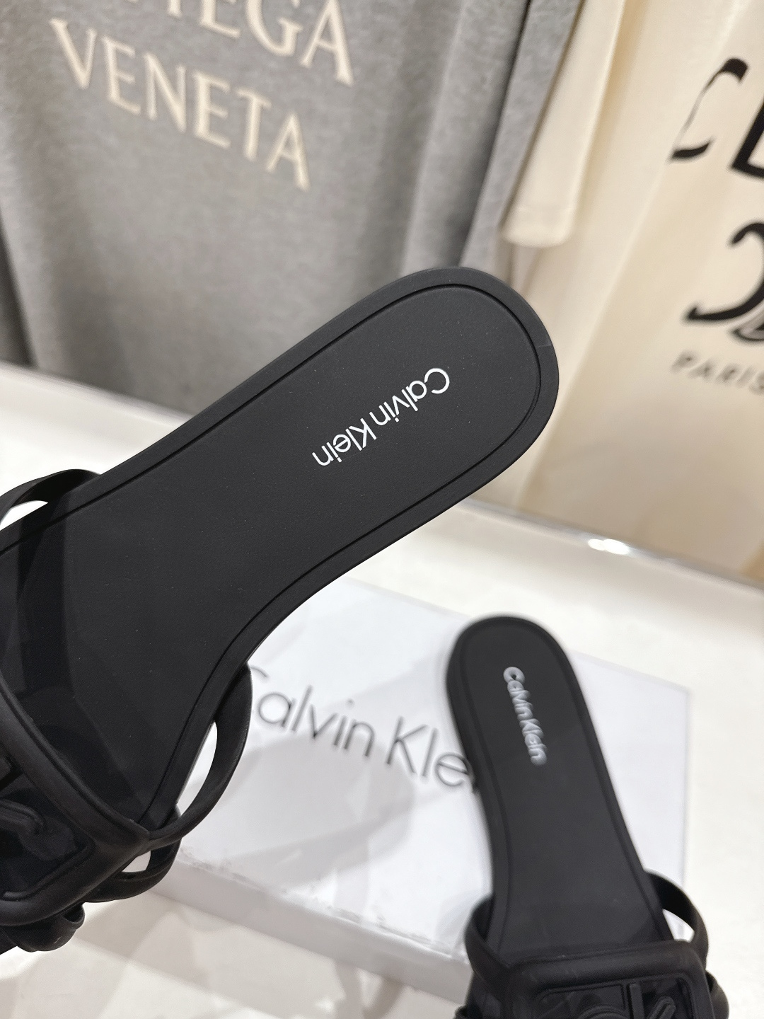 高版本出厂 Calvin Klein CK家2026ss夏季爆款平底沙滩拖鞋，在这个IN时代必备的拖鞋…