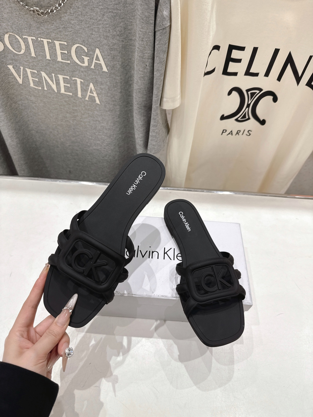 高版本出厂 Calvin Klein CK家2026ss夏季爆款平底沙滩拖鞋，在这个IN时代必备的拖鞋…