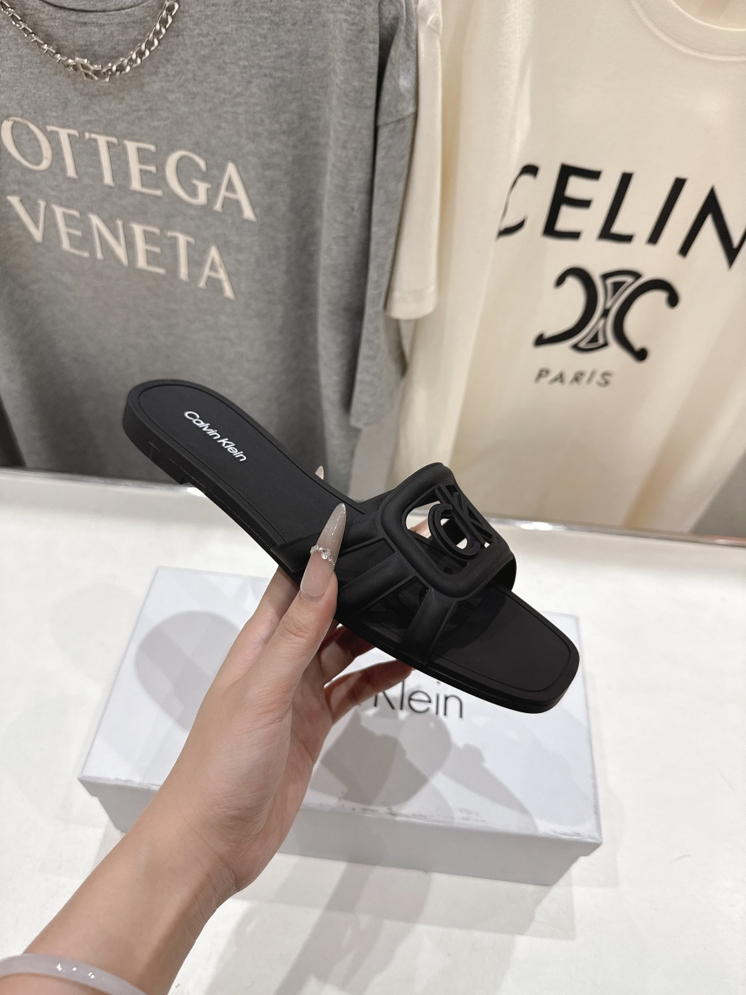 高版本出厂 Calvin Klein CK家2026ss夏季爆款平底沙滩拖鞋，在这个IN时代必备的拖鞋…