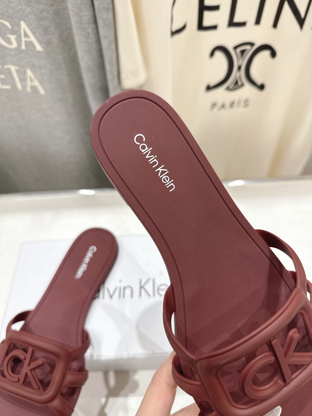 高版本出厂 Calvin Klein CK家2026ss夏季爆款平底沙滩拖鞋，在这个IN时代必备的拖鞋…