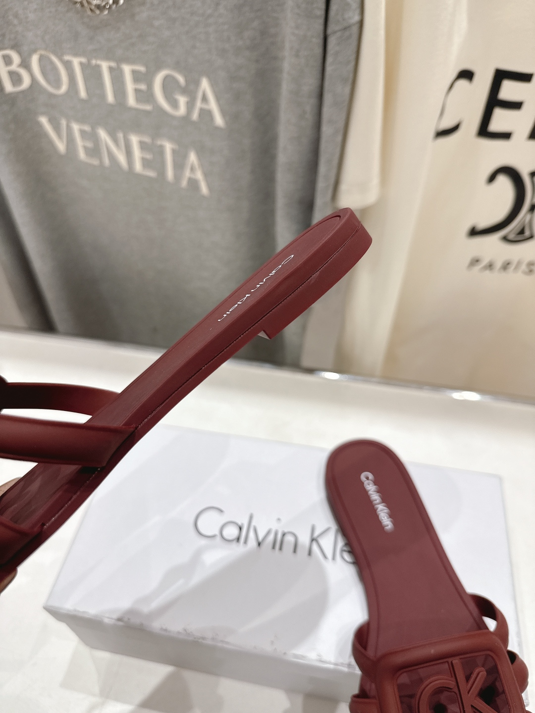 高版本出厂 Calvin Klein CK家2026ss夏季爆款平底沙滩拖鞋，在这个IN时代必备的拖鞋…