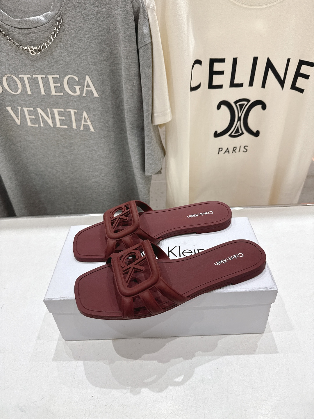 高版本出厂 Calvin Klein CK家2026ss夏季爆款平底沙滩拖鞋，在这个IN时代必备的拖鞋…