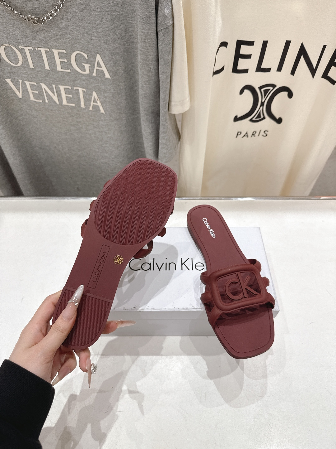 高版本出厂 Calvin Klein CK家2026ss夏季爆款平底沙滩拖鞋，在这个IN时代必备的拖鞋…