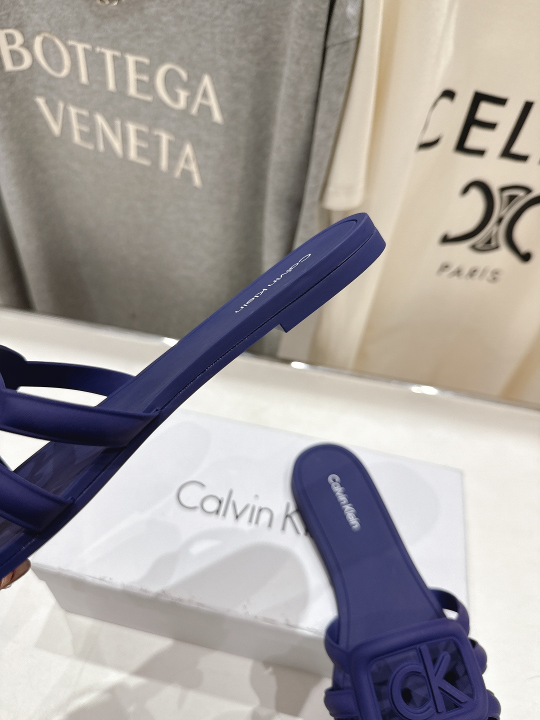 高版本出厂 Calvin Klein CK家2026ss夏季爆款平底沙滩拖鞋，在这个IN时代必备的拖鞋…