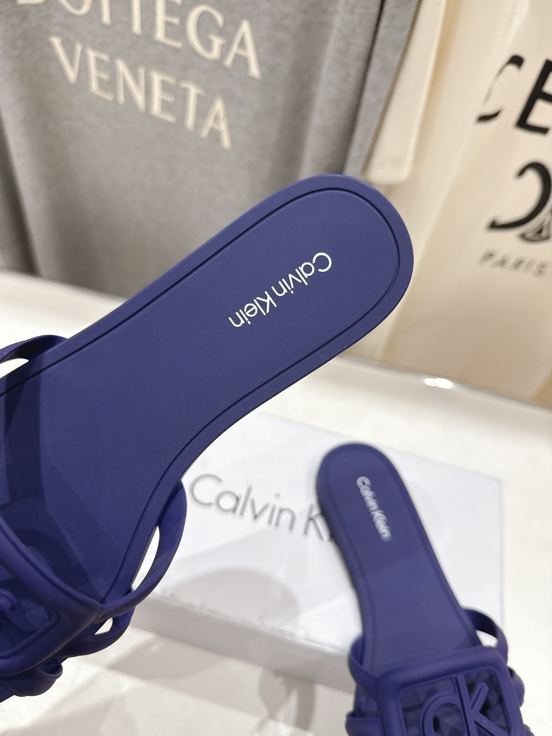 高版本出厂 Calvin Klein CK家2026ss夏季爆款平底沙滩拖鞋，在这个IN时代必备的拖鞋…