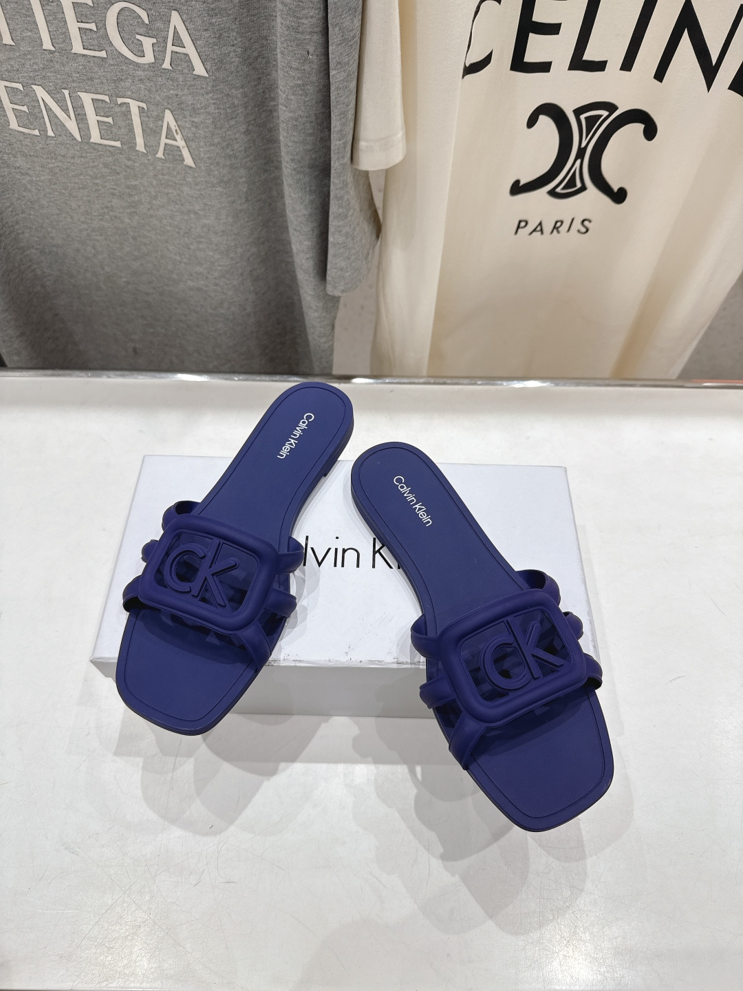 高版本出厂 Calvin Klein CK家2026ss夏季爆款平底沙滩拖鞋，在这个IN时代必备的拖鞋…