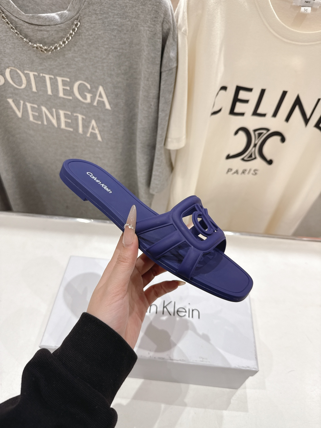 高版本出厂 Calvin Klein CK家2026ss夏季爆款平底沙滩拖鞋，在这个IN时代必备的拖鞋…