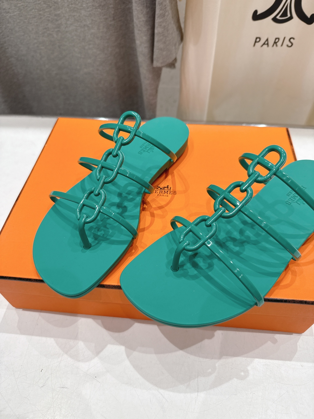 高版本出厂 Hermes/爱马仕F036 H家2026ss夏季新款 Extra度假风平底夹脚沙滩女拖鞋H